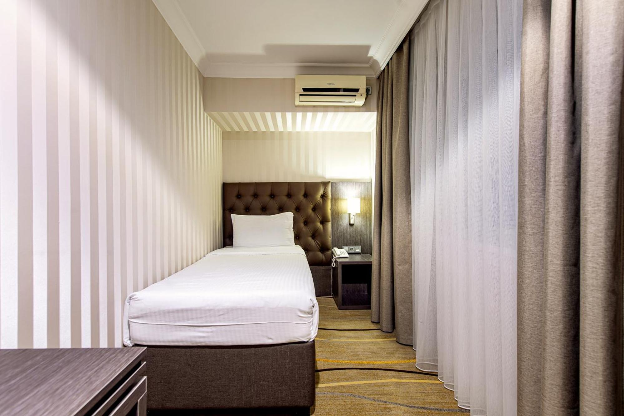Shymkent Grand Hotel Εξωτερικό φωτογραφία