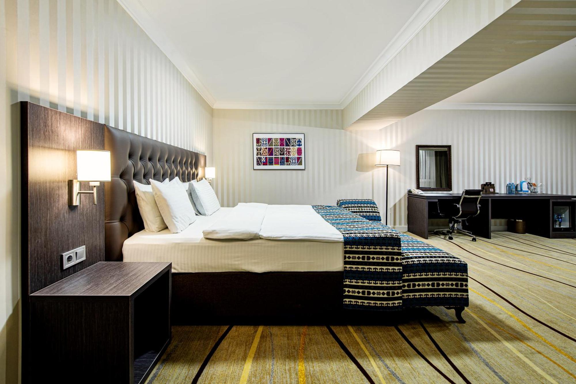 Shymkent Grand Hotel Εξωτερικό φωτογραφία