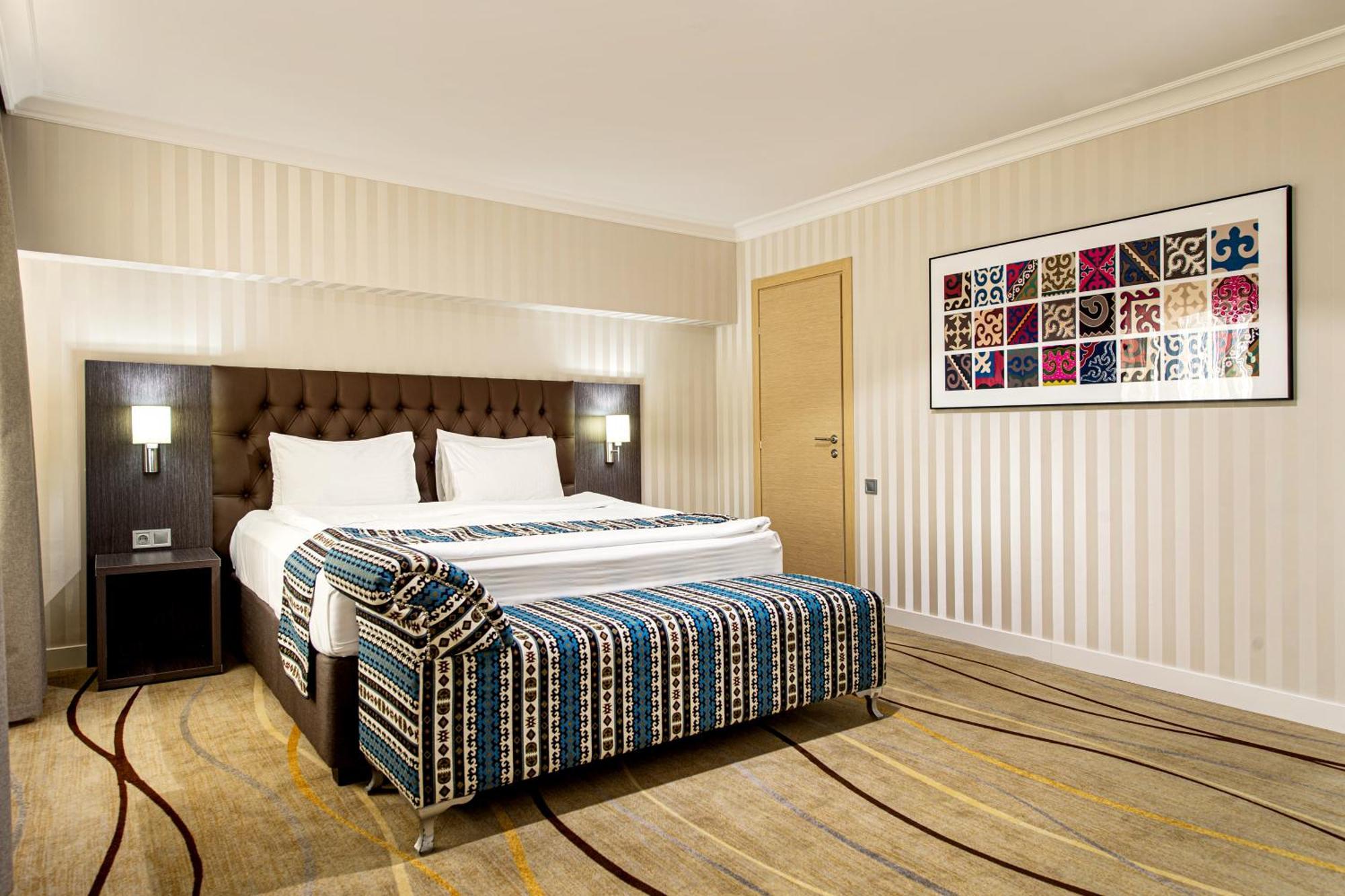 Shymkent Grand Hotel Εξωτερικό φωτογραφία