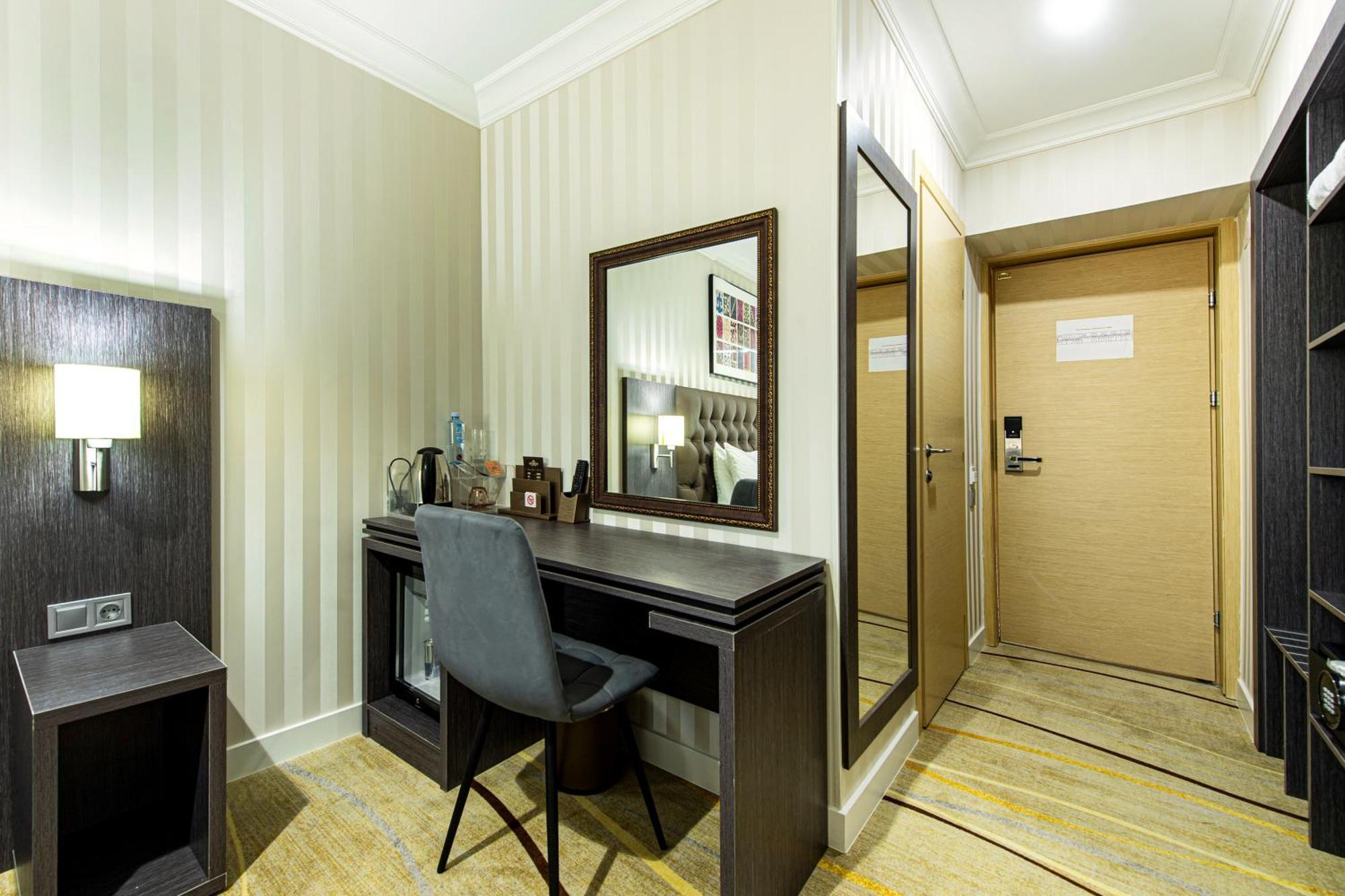 Shymkent Grand Hotel Εξωτερικό φωτογραφία