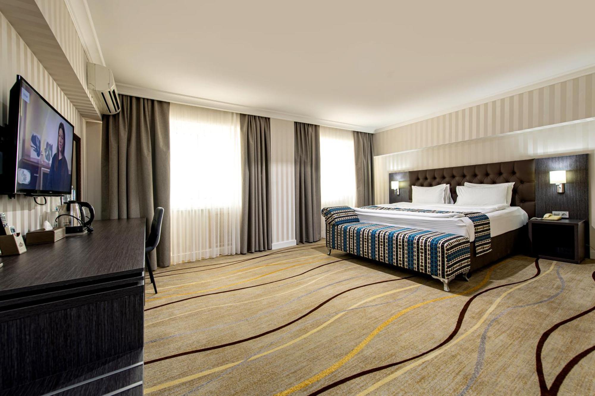 Shymkent Grand Hotel Εξωτερικό φωτογραφία