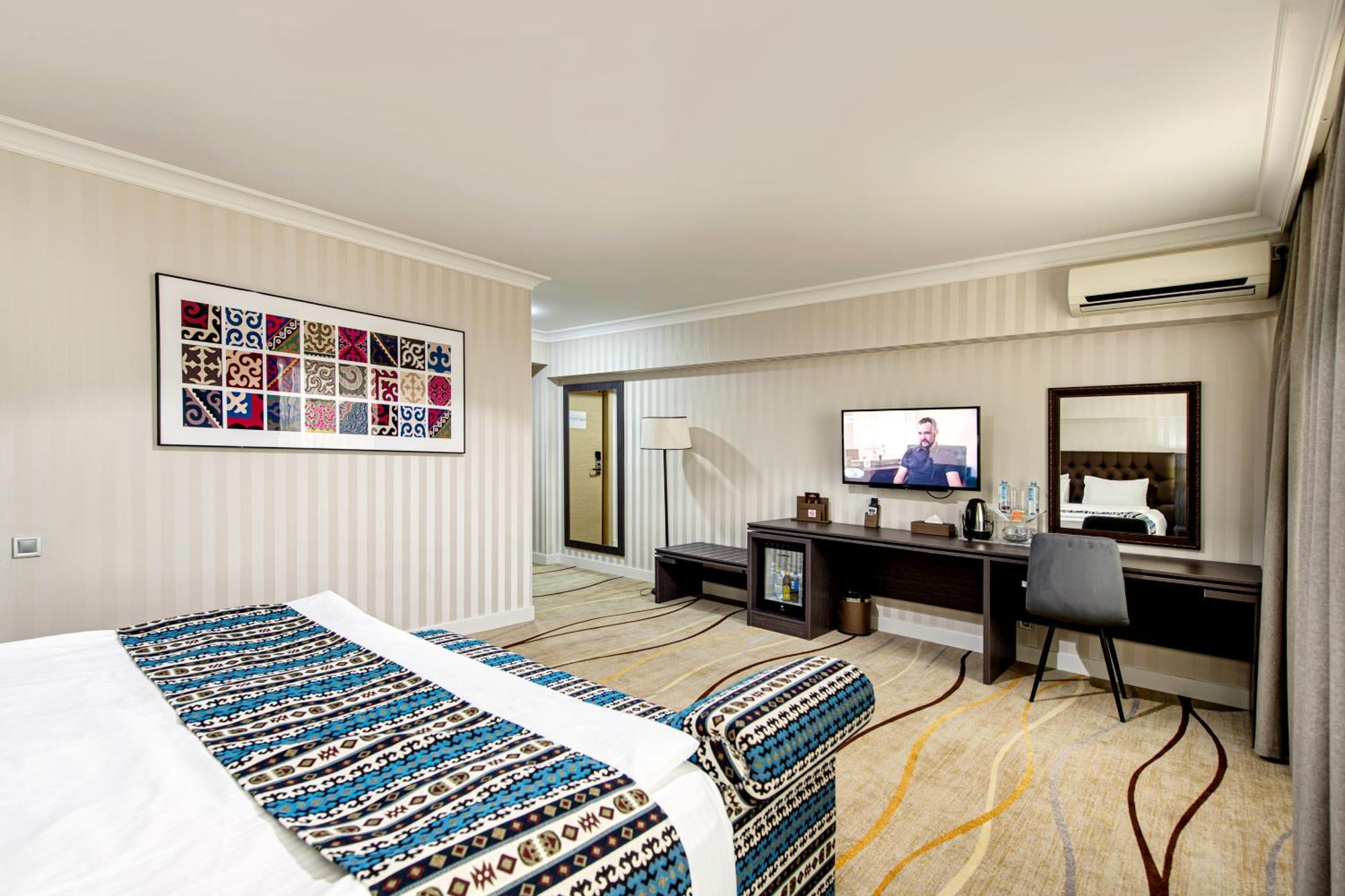 Shymkent Grand Hotel Εξωτερικό φωτογραφία