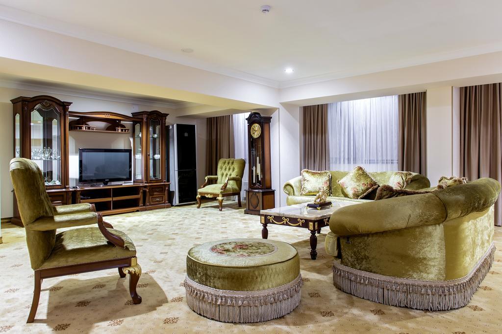Shymkent Grand Hotel Εξωτερικό φωτογραφία
