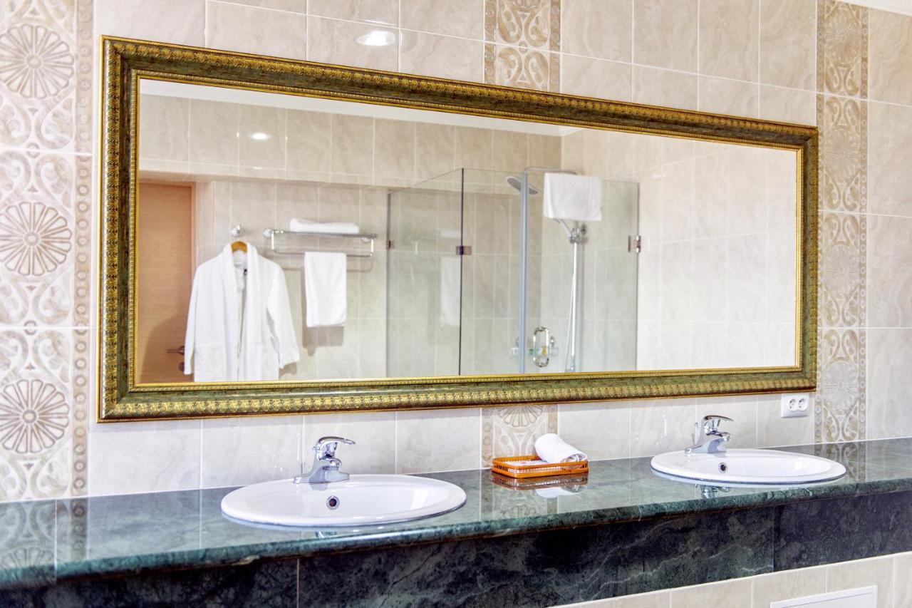 Shymkent Grand Hotel Εξωτερικό φωτογραφία